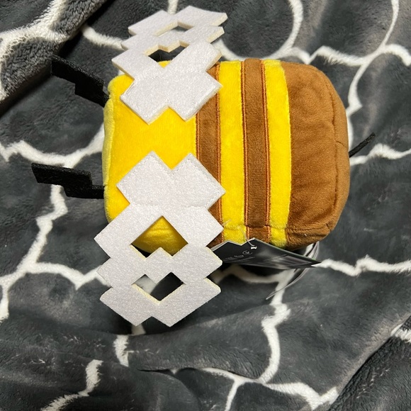 Minecraft Bee Plush by Mattel - New with Tags - Picture 9 of 13